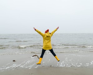 Frau Sprung am Meer 
