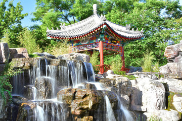 Fototapeta premium Pagoda by Silky Waterfall