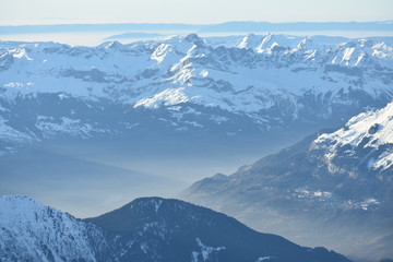 Fototapeta na wymiar hazy winter valley