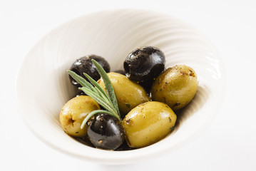 olive fruits in the bowl
