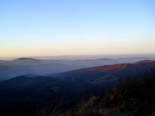 Fototapeta na wymiar Piękny widok z Babiej Góry we mgle...