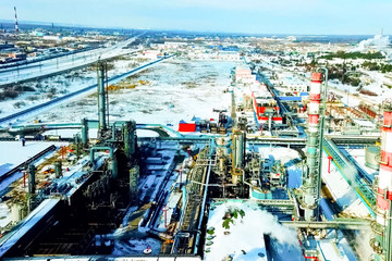 top view of the oil refinery