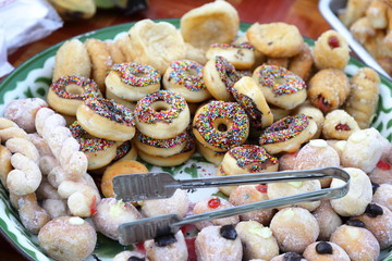 東南アジアの露店のドーナツ