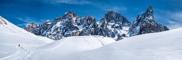 Fototapeta na wymiar Panoramica sulle Dolomiti