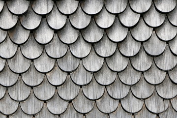 Holzschindeln an einer Fassade im Bregenzer Wald, Österreich