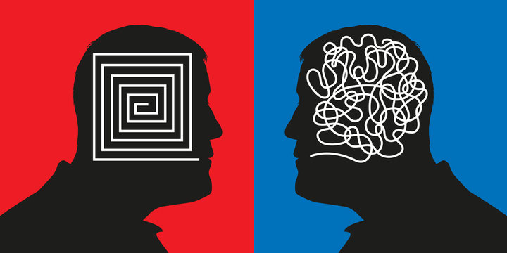 Concept montrant deux profils qui symbolisent des méthodes de raisonnement opposées avec un cerveau rationnel face à un esprit confus.