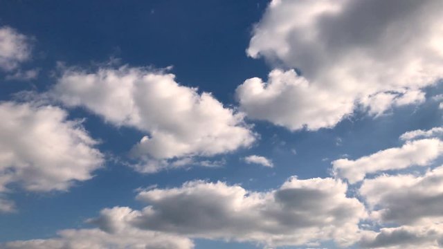 湧き出て流れる綿雲 タイムラプス 雲_17v_00688(XHPE4926_3_MOV_timelapse)