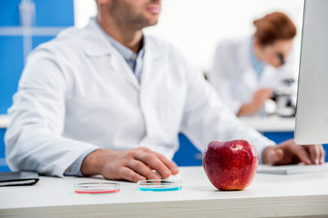 selective focus of apple and molecular nutritionists on background