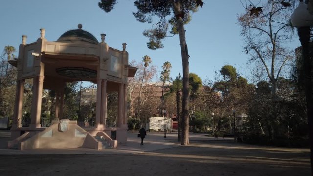 onstruido en 1934 obra de Francesc Maristany El templete con 16 columnas geminadas con capitel corintio que sustentan una c&uacute;pula de media naranja 