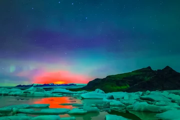 Cercles muraux Kirkjufell Aurora borealis in night northern sky. Ionization of air particl