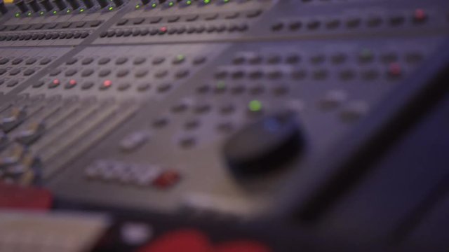 Audio VU-meter and Level Measuring_8