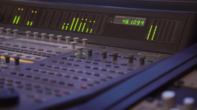 Audio VU-meter and Level Measuring_5