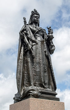 Queen Victoria Statue, Sandhurst Military Academy