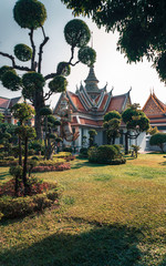 Fototapeta na wymiar Wat Arun templo Budista en Bangkok, Thailand.
