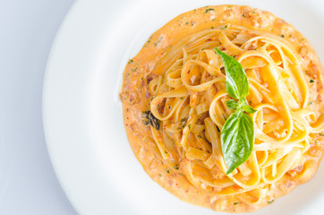 pasta italiana con salsa rosa
