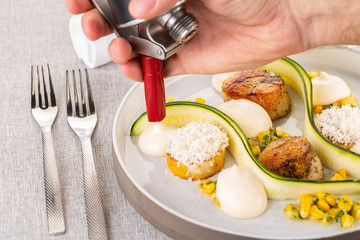 Sea scallops, served with air souffle