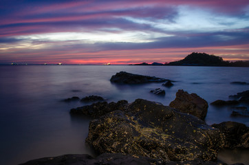 Obraz premium sunset at coast line in thailand