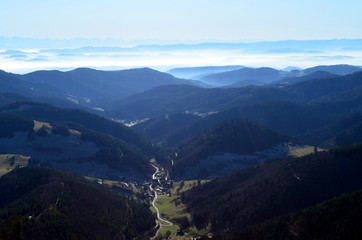 Blick vom Belchen in ein Schwarzwaldtal