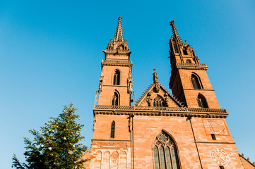 Obraz premium Basel, Münster, Kirche, Münsterplatz, Weihnachten, Weihnachtsbaum, Advent, Grossbasel, Altstadt, Stadt, Pfalz, Rhein, Winter, Schweiz