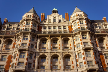 Fototapeta na wymiar The facade of a grand building in London