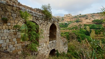 Fototapeta na wymiar Römisches Aquädukt von Beirut