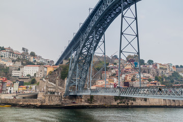 Obraz premium Dom Luis I bridge over Douro river in Porto, Portugal