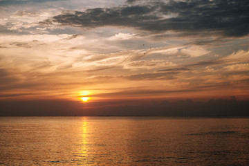Fototapeta na wymiar sunset sky with twilight on the beach Background.