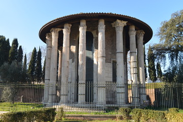 Fototapeta na wymiar Templi di Roma