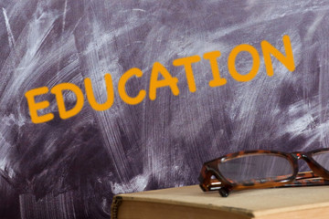 Schule, Tafel und die Bildung