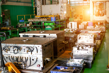Mold and parts for plastic injection to make a part or object.