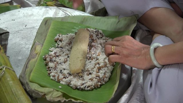 make a tet cakes, rice cake in Lunar New Year, VIETNAM