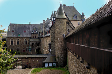 Fototapeta na wymiar Schloß Burg