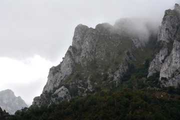 Montañas en el Parque Nacional de los Picos de Europa en Asturias