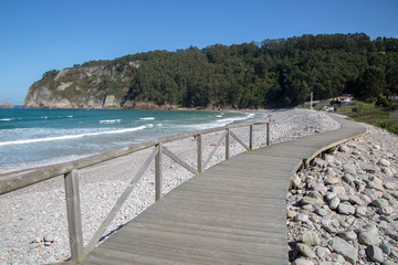 Obraz premium Walkway at Concha de Artedo Beach; Asturias