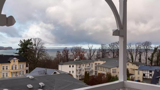 Zeitraffer Aufnahme vom Panorama Blick auf die Ostsee, den Nordstrand von G&ouml;hren R&uuml;gen
