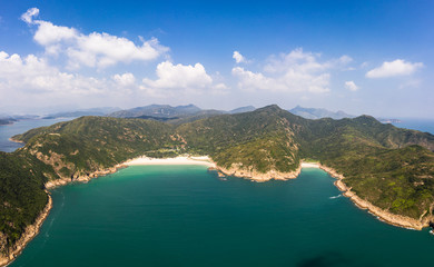 Obraz premium Aerial view of the stunning Sai Kung peninsula with remote beaches in Hong Kong new territories