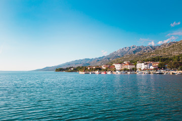 Fototapeta premium Miasto nad morzem.