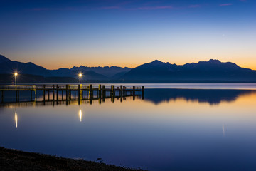 Steg am See und Berge - Chiemsee am Abend