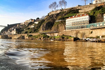 Fototapeta na wymiar Panoramic view of Porto city from Douro river