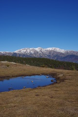 Etang lac lacquet retenue d'eau en montagne des pyrénées du vallespir