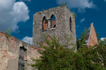 ruiny starego kościoła