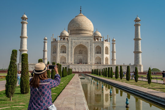 Taj Mahal Ivory-white Marble Building Mosque, Agra India. 