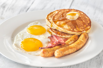 Traditional American breakfast
