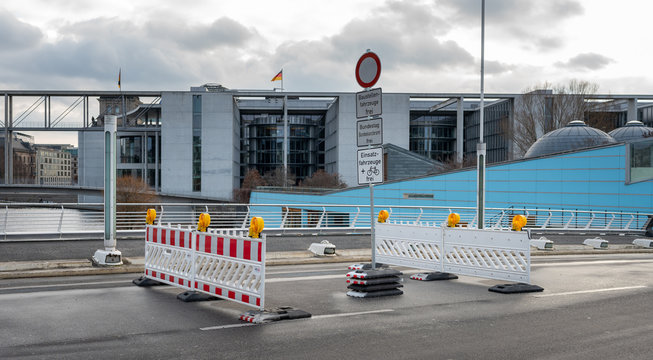 Barrier at a construction site on the Kronprinzenbr&uuml;cke in Berlin's government district, Germany