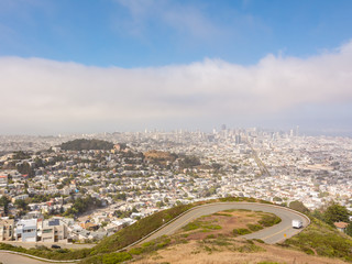 Fototapeta premium Panoramic view of San Francisco city from Twin Peaks, California United States
