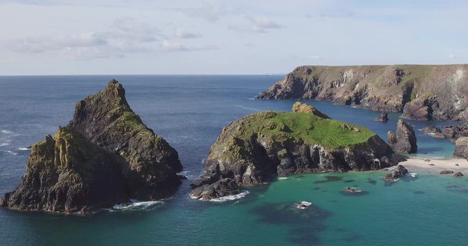 United Kingdom, Cornwall, The Lizard, Rocky coastline and beaches at Kynance Cove