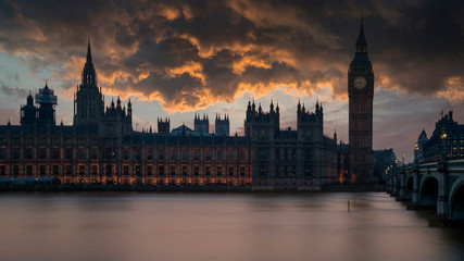 Obraz na płótnie Canvas Majestic landscape image of Big Ben and Houses of Parliamnet in London during vibrant epic sunset
