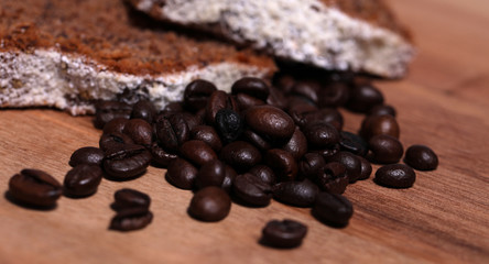 Kaffeebohnen Kaffee mit Kuchen