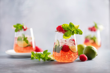 Raspberry mojito
