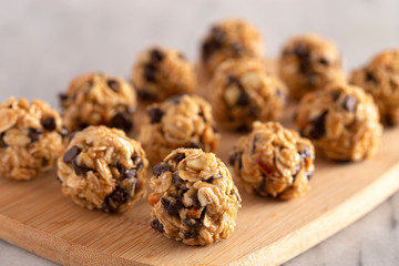 Peanut Butter and Oatmeal Energy Balls with Chocolate Chips Sweetened with Honey